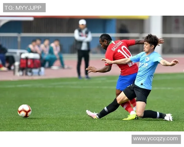 成都足球队与武汉足球队耐力较量赛后深度分析与复盘 成都足球队与武汉足球队耐力较量赛后深度分析与复盘