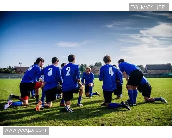 梦中与众多足球明星相聚畅聊球技与人生的奇妙体验 梦中与众多足球明星相聚畅聊球技与人生的奇妙体验